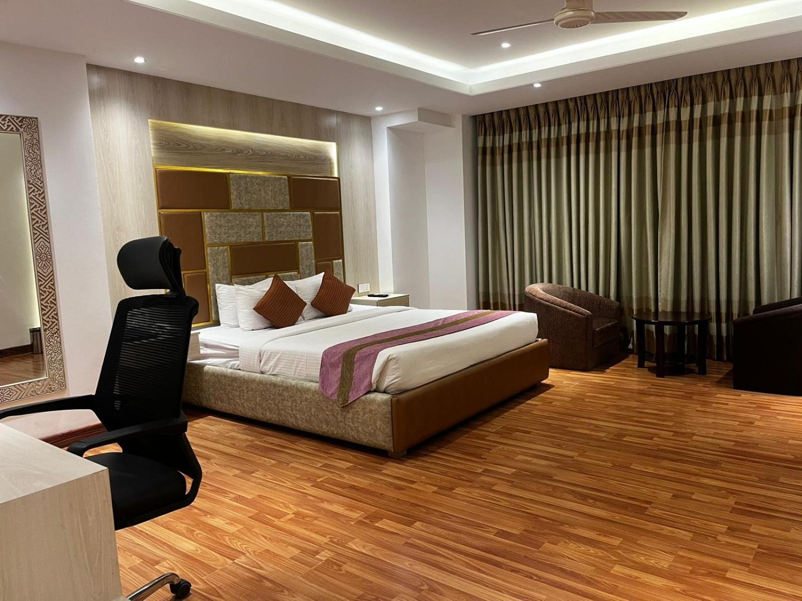 Royal Raj Hotel Rajshahi Exterior foto