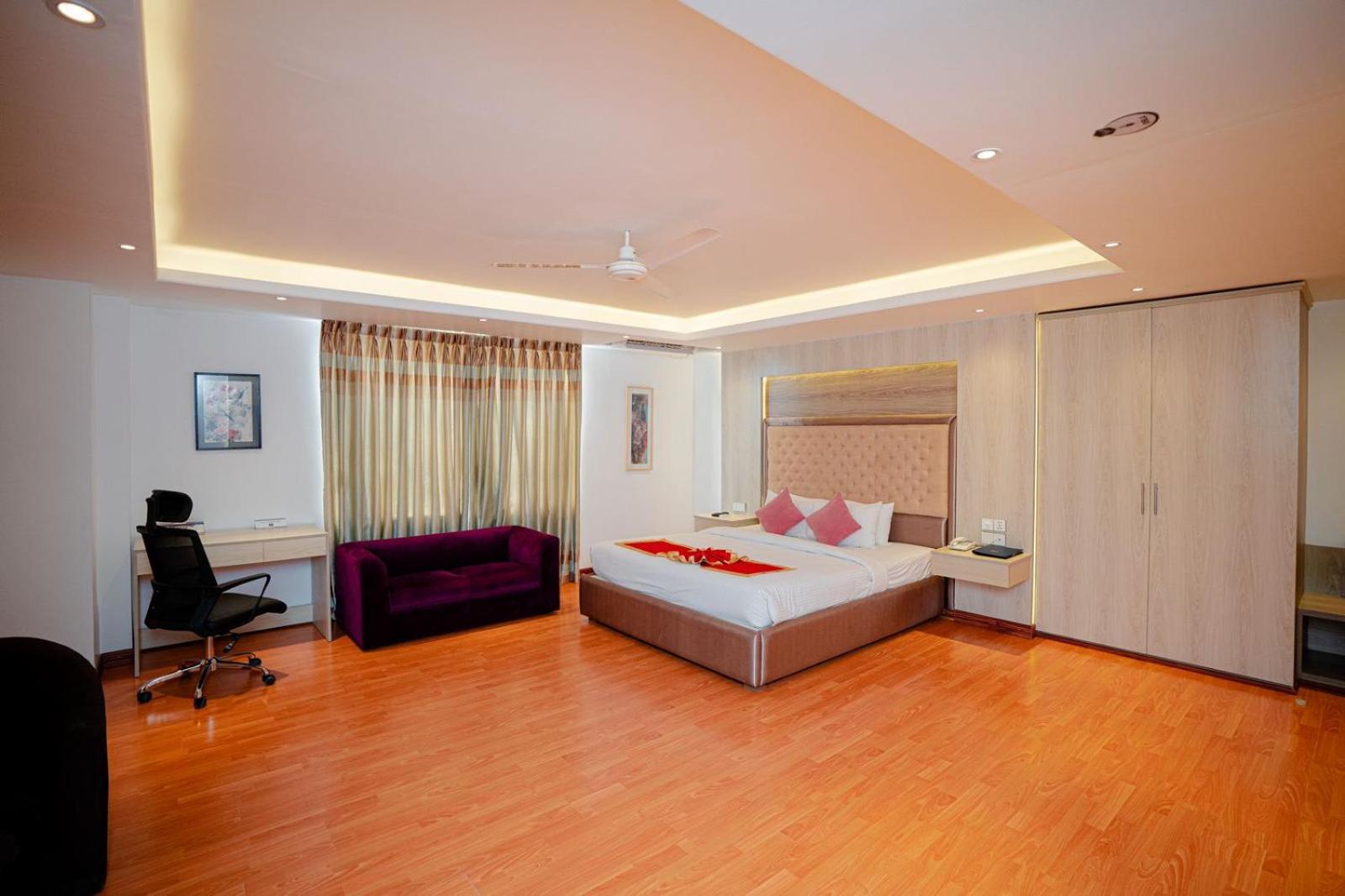 Royal Raj Hotel Rajshahi Exterior foto